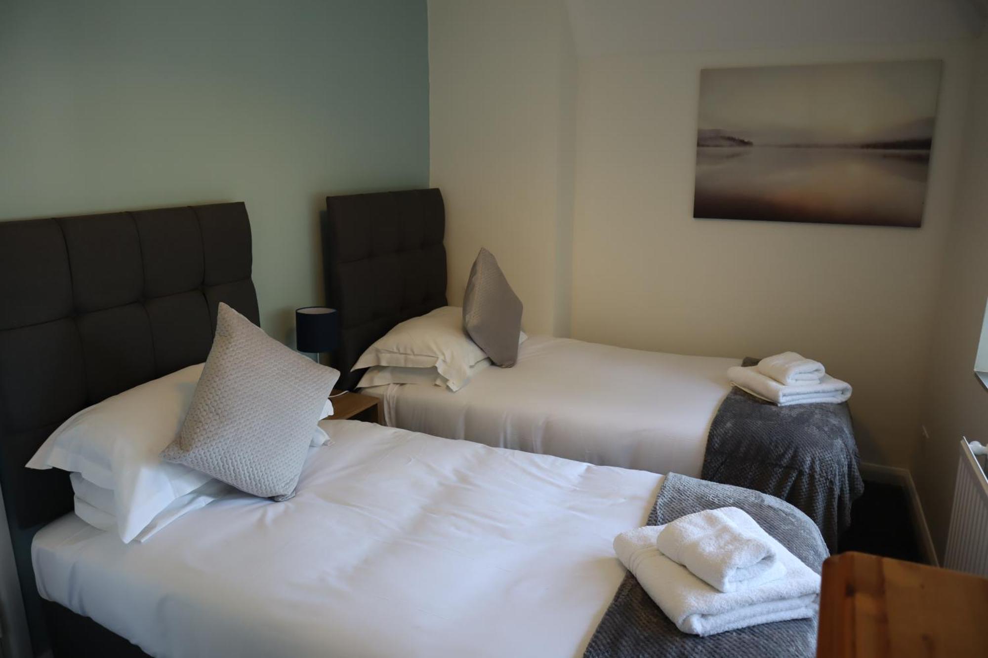 3 Bed House Up To Guests 7 In *